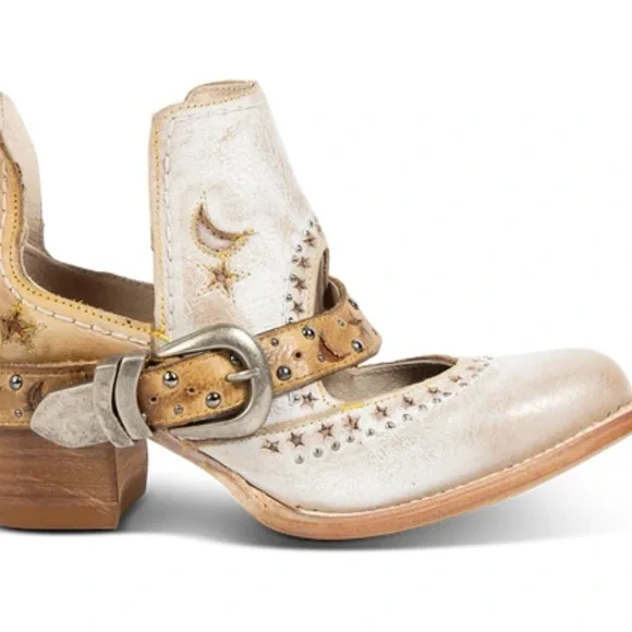 NWT Freebird White and Tan Western Ankle Boots - Picture 3 of 8